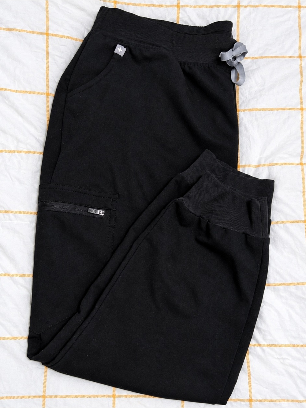 FIGS Women's Zamora Jogger Scrub Pant
 Black